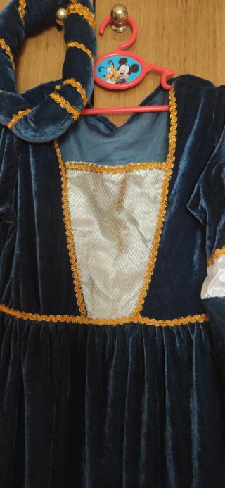 Vestido medieval azul y dorado