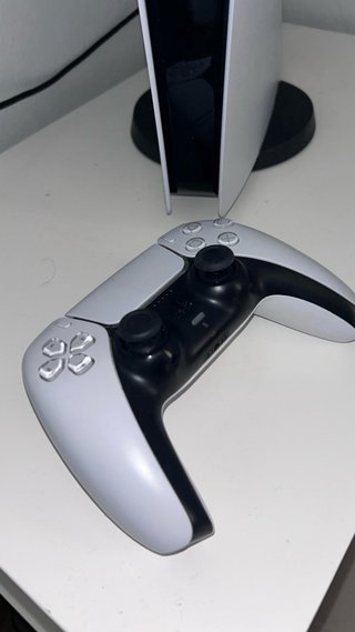 PlayStation 5 Digital Edition 1TB + mando