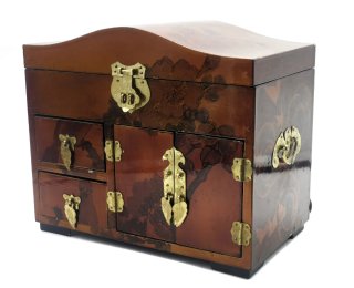Precioso joyero oriental lacado y herajes de latón