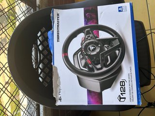 Volante Thrustmaster T128 con pedales