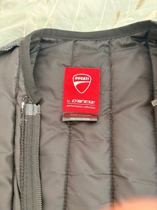 Chaqueta Ducati Dainese Negra y Roja