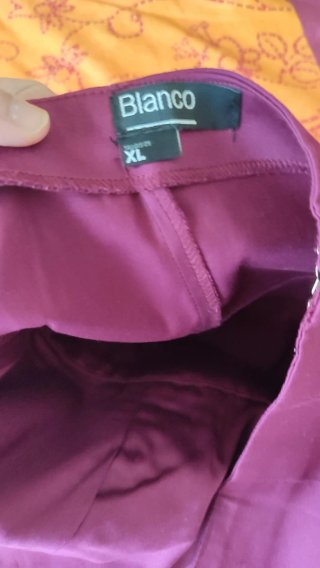 Vestido palabra de honor morado con lazos