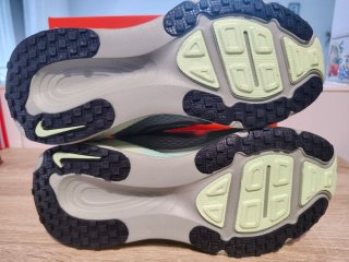 Zapatillas Nike Running Grises y Verdes