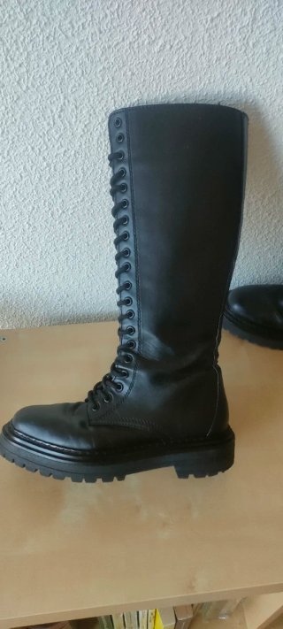 Botas negras con cremallera y cordones| 38 militar