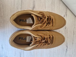 Zapatillas Fila Marrones y Blancas talla 42
