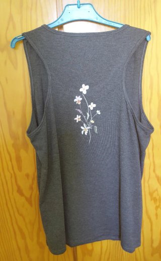 Camiseta tirantes con estampado floral