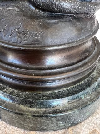 Escultura de bronce Themis siglo XX