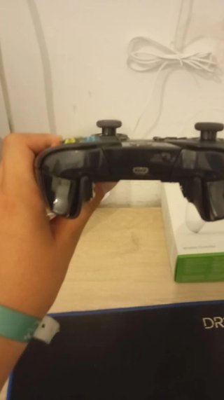 Xbox One 500GB + Mando Inalámbrico