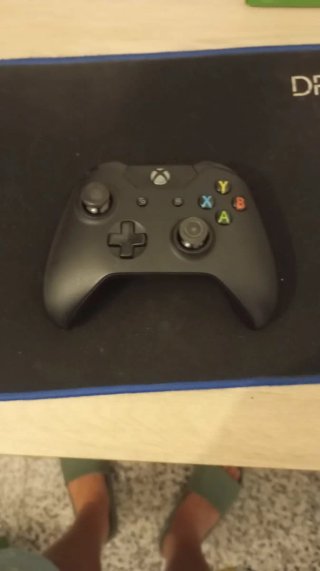 Xbox One 500GB + Mando Inalámbrico