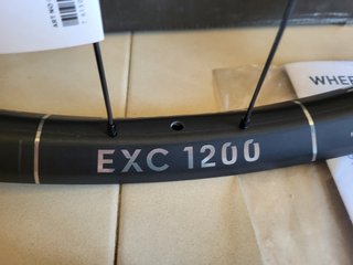 Rueda delantera DT Swiss EXC 1200 27.5" 2026