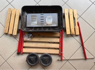 Barbecue con ripiano in legno usato pochissimo