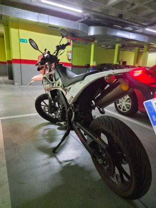 Rieju MRT 125 LC SM Supermotard
