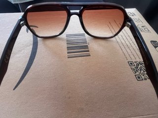 Gafas de sol Bershka marrones y naranjas