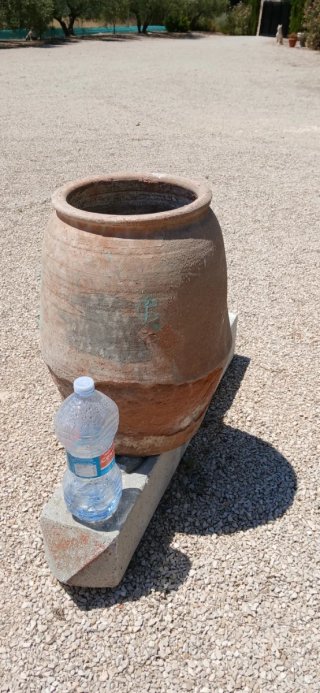 Tinaja antigua para planta