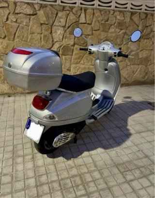 Vespa LX 125 Plata
