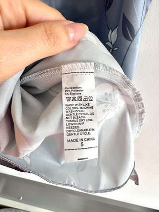 Camisón lencero satinado floral gris azulado M