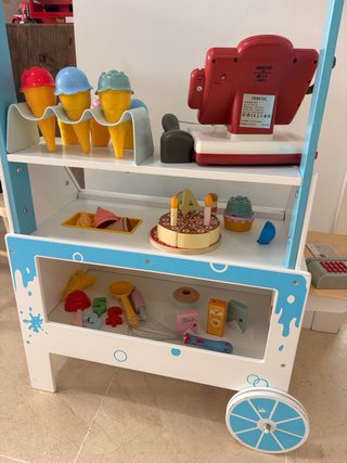 Carrito de helados de juguete Hape