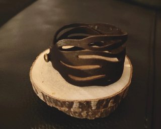 Pulsera de cuero marrón