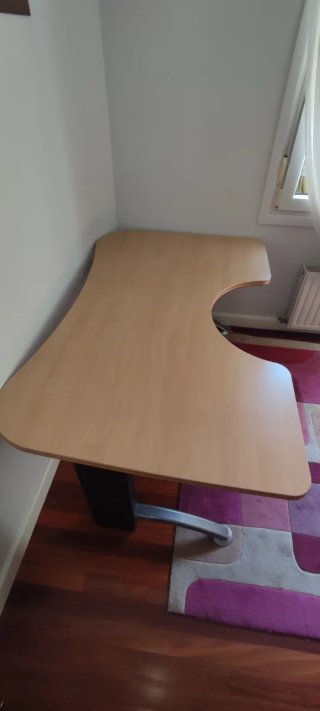 Mesa de escritorio madera y metal