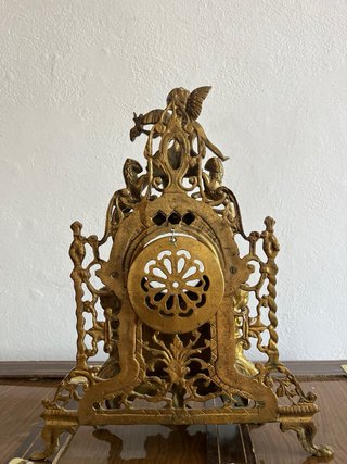 Reloj de bronce ornamentado