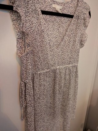 Conjunto premamá: camisa estampada y falda vaquera