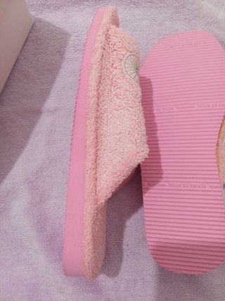 Zapatillas abiertas de verano a estrenar.