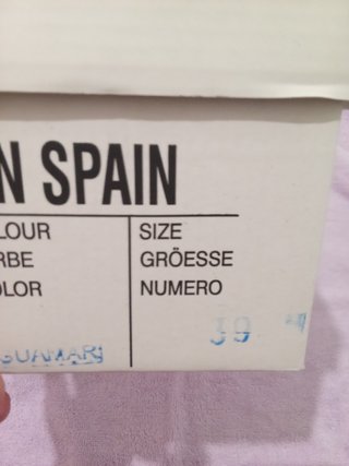 Zapatillas abiertas de verano a estrenar.