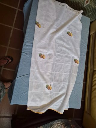 Cortinas de cocina con peras.