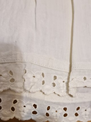 Ropa blanca antigua