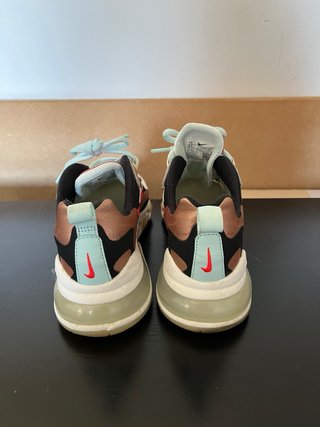 Nike Air 270 React