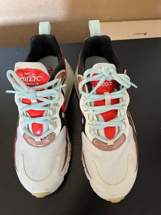 Nike Air 270 React
