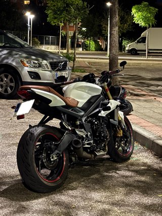 Triumph Street Triple 675 ABS 2014 A2