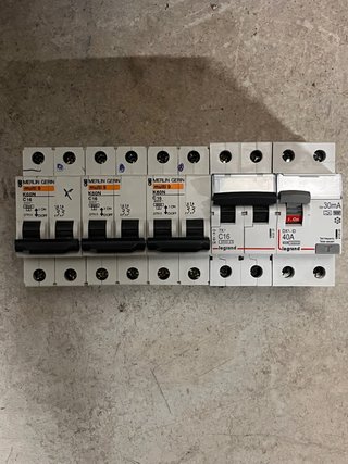 Interruptores C16 y Diferencial 30mA