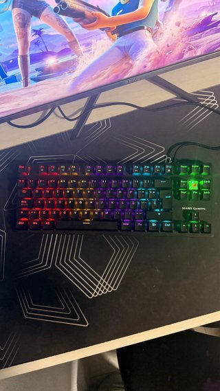 Pack PS4: Mando Ps4 Monitor Peaq , Teclado y Ratón