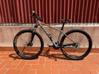 Bici GIANT Talon 29” + Pedales Shimano