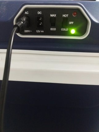 Nevera Coche Eléctrica 24L Azul