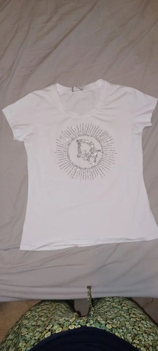 Camiseta Dior pedrería brillante blanca