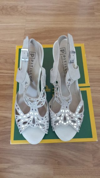 Sandalias Pitillos tacón beige y plata