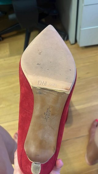 Zapatos de tacón rojos