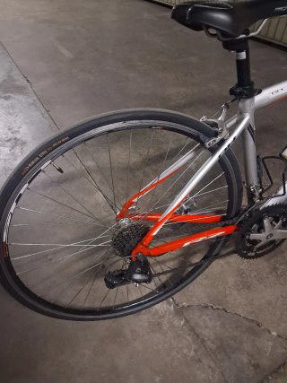Bicicleta Carretera BH Roja y Plata