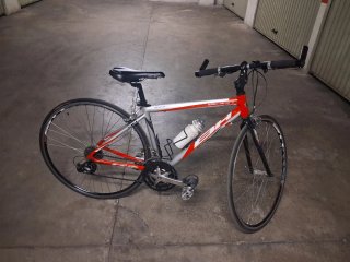 Bicicleta Carretera BH Roja y Plata