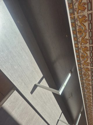 Mesa estensible y estantería de metal y madera.Rec