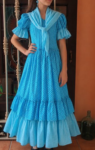 Traje de flamenca azul con lunares