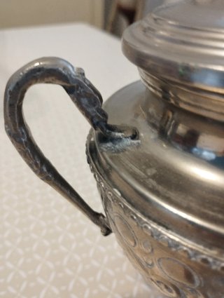 Recipiente árabe antiguo para azúcar/té