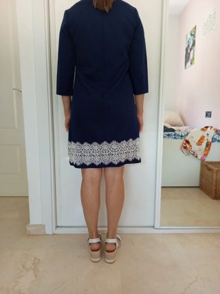 Vestido azul con encaje