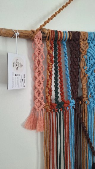 Painel Macramé 'Mariana' em tronco madeira natural