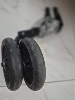 Ruedines de bicicleta ,la luz y el pitido