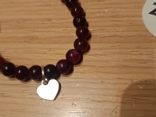 Pulsera piedras naturales y charm corazón. 6mm