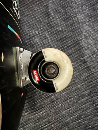 Skate Globe 81x20.5cm Casi Nuevo, muy poco uso