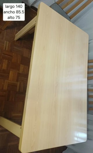 Mesa de salón extensible madera clara